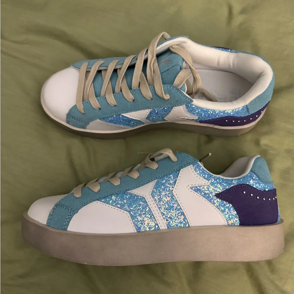 New C.O.B. Culture of Brave Play Sneakers Blue White 7.5 Leather Rhinestone